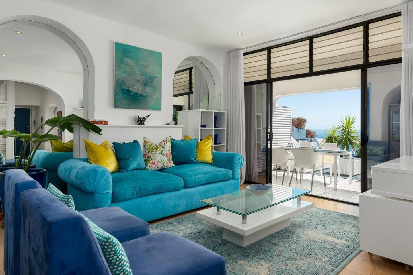 Greek In Clifton With Sea & Mountain Views Apartment
