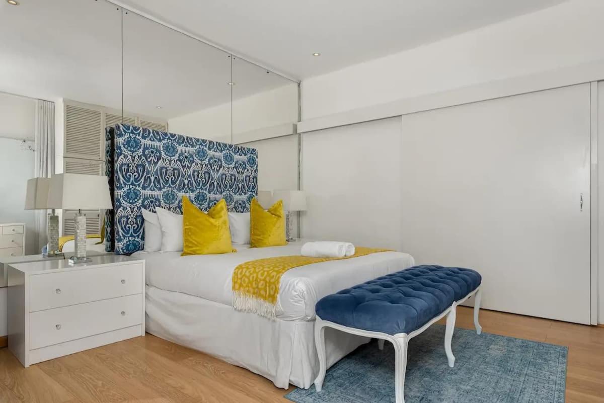 Apartment Greek In Clifton With Sea & Mountain Views Cape Town
