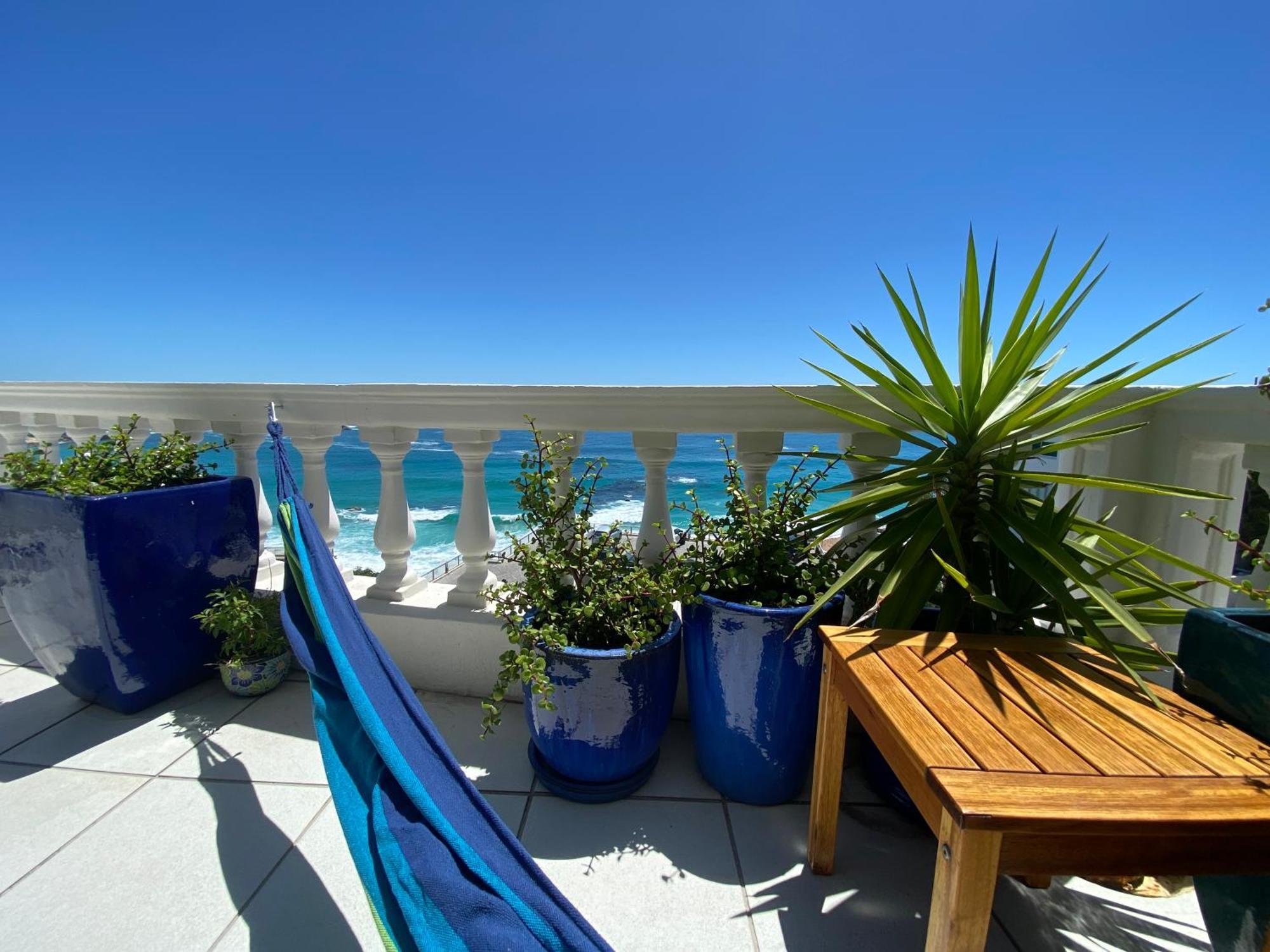 Greek In Clifton With Sea & Mountain Views